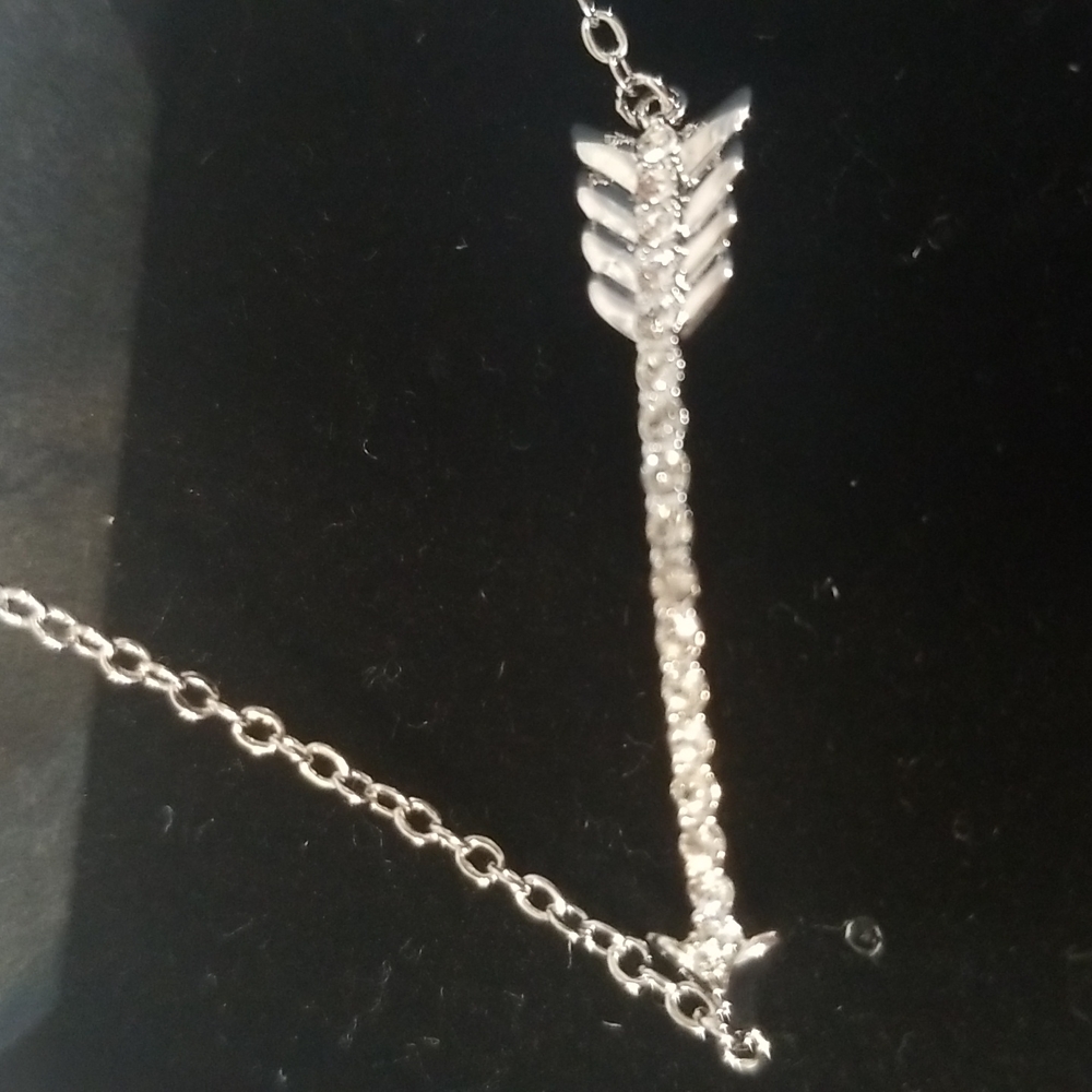 Nic & Syd shooting arrow chain bracelet.  With genuine Swarovski crystals